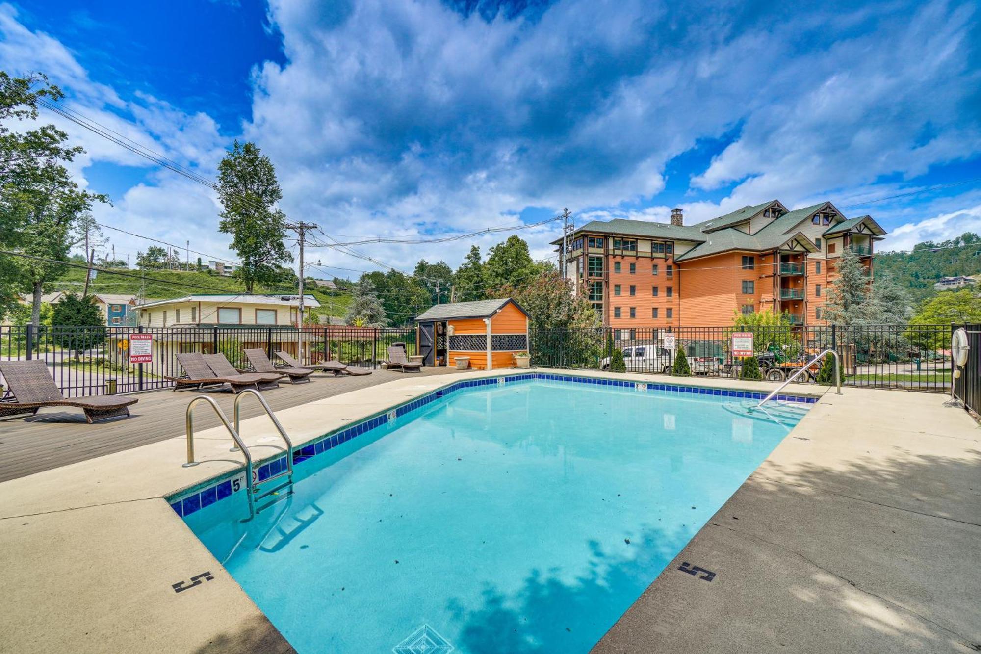 Downtown Gatlinburg Condo With Mountain-View Balcony 外观 照片
