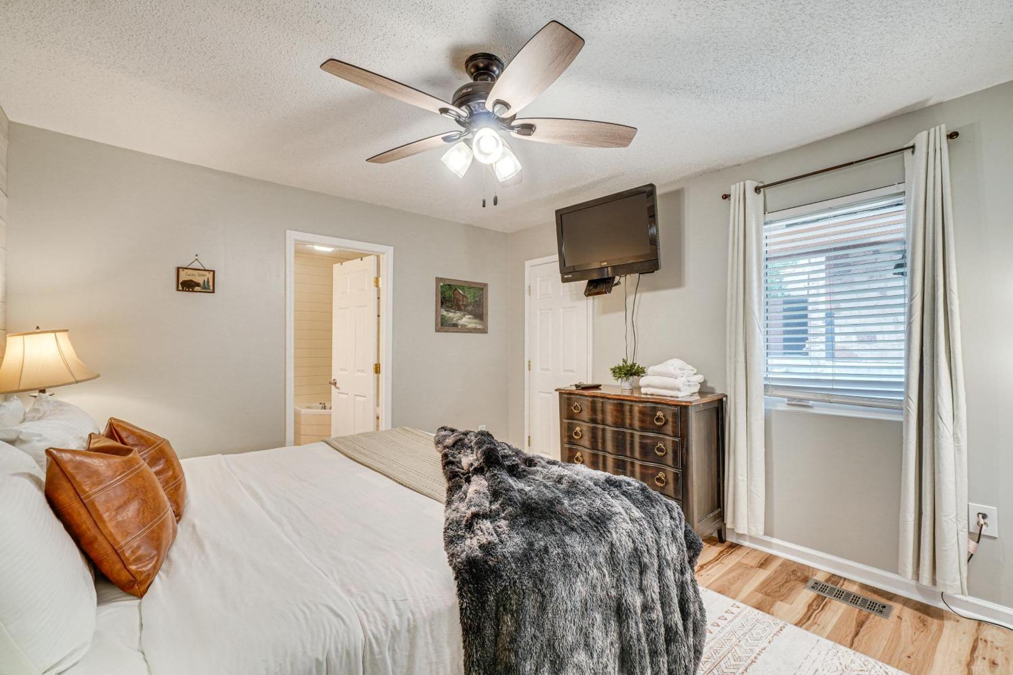 Downtown Gatlinburg Condo With Mountain-View Balcony 外观 照片